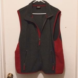 21Rue Guys 2XL Vest. Red/Charcoal Gray in color full zip up